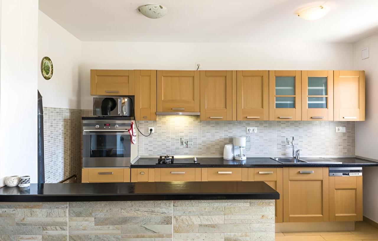 Opanci Villa Ivy With Perfect Privacy, Pool, Sauna And Jacuzzi מראה חיצוני תמונה